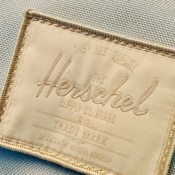 🆕 Pop-In @Nordstrom x Herschel Supply Co Sutton Messenger Bag. NWT 🩵🩵🩵 - Picture 6 of 8